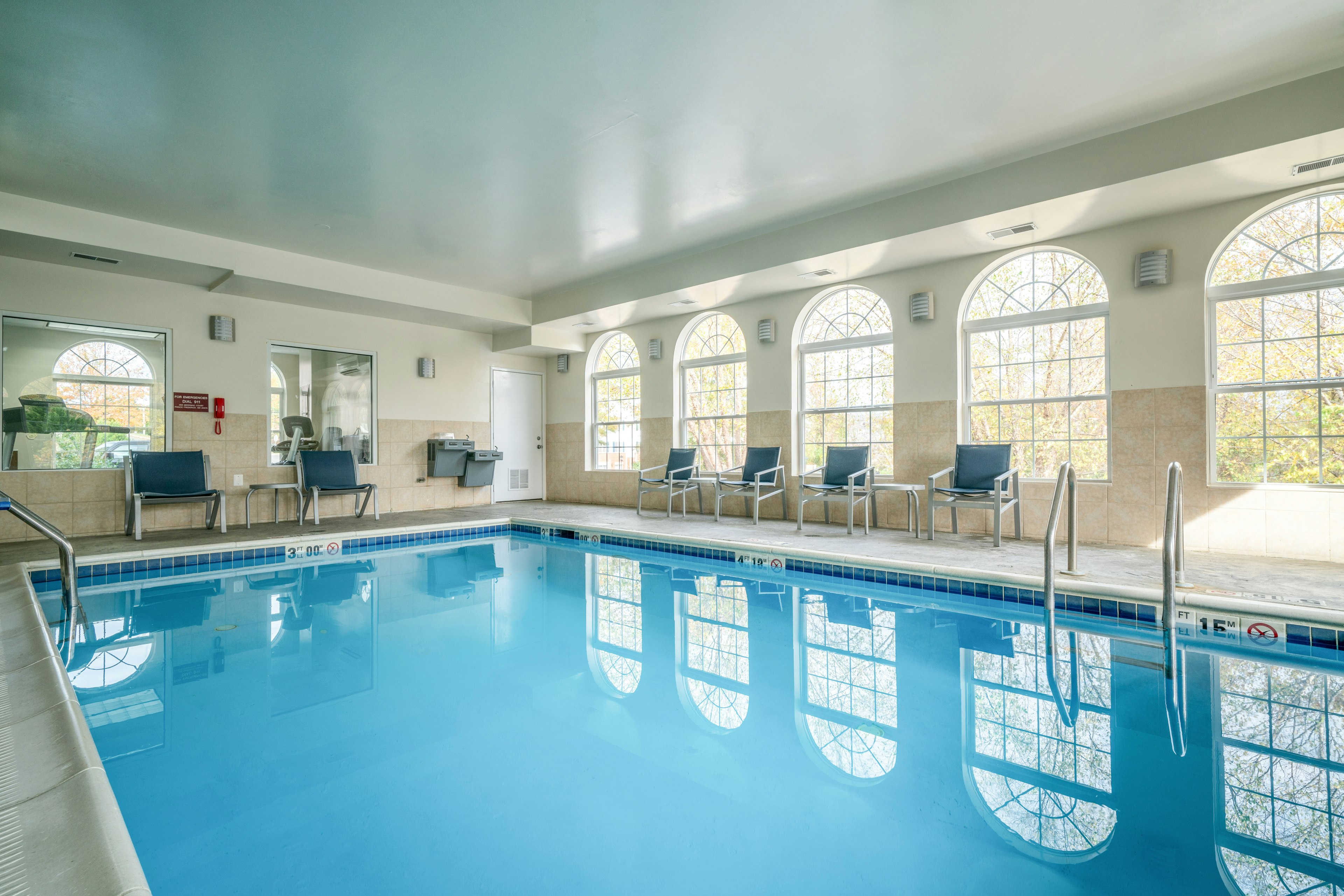 Holiday Inn Express Prince Frederick 29/56