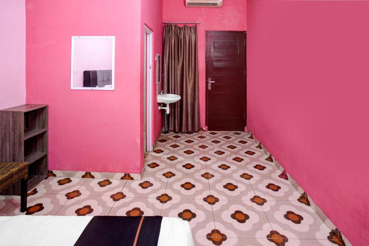 Hotel O near Urip Sumoharjo Hospital formerly Yasmine Guesthouse Syariah in BANDAR LAMPUNG