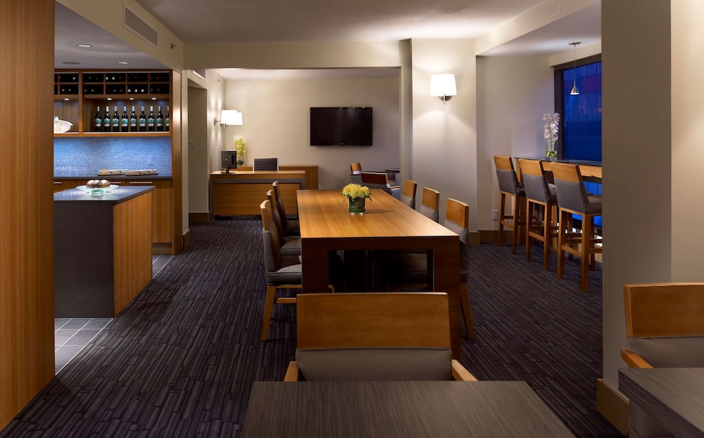 HYATT REGENCY VANCOUVER 47/72