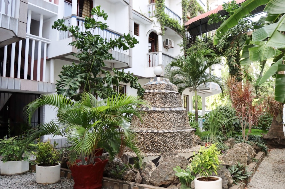 Darajani Hotel Ltd 44/50
