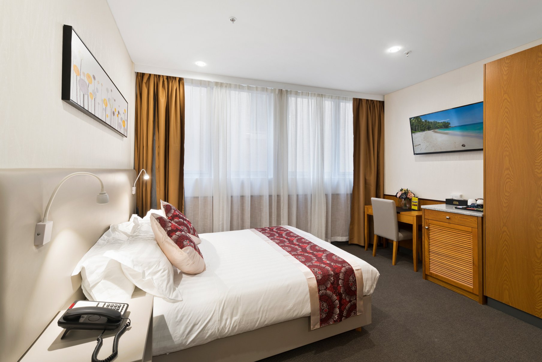 YEHS Hotel Sydney QVB 14/44