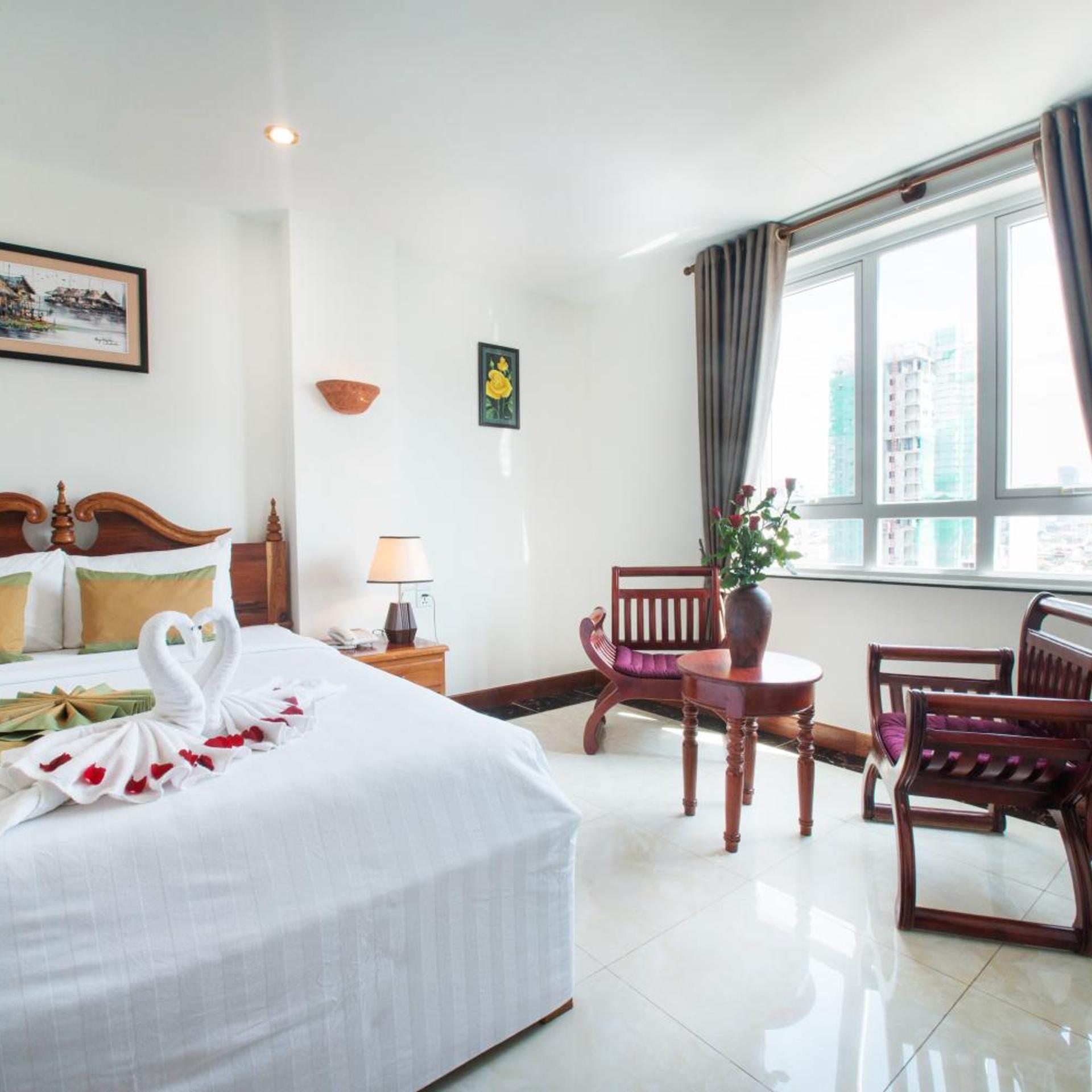 Deluxe, Double Bed, City View
