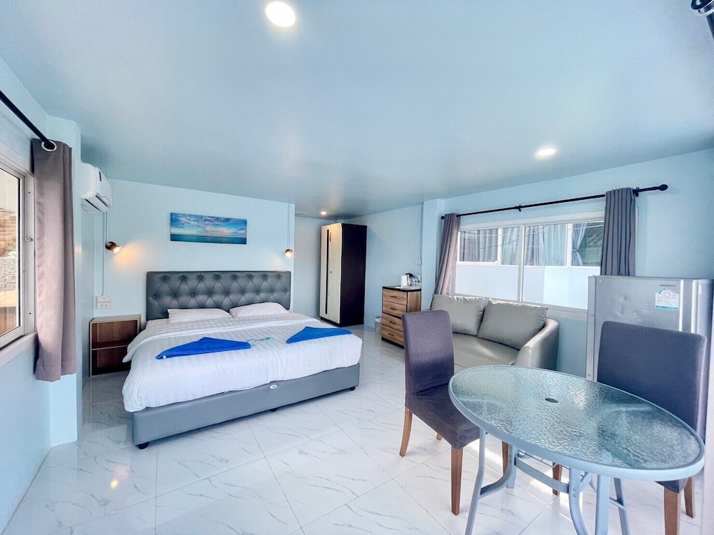 Naiharn On The Rock Resort 16/50