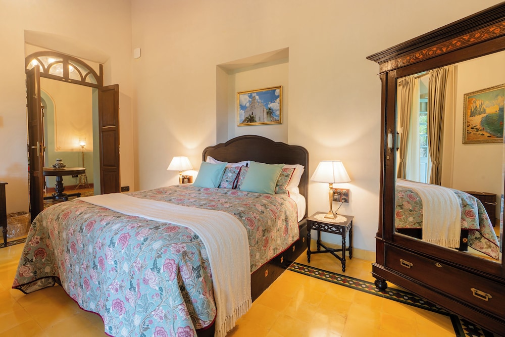 SINGLE BED