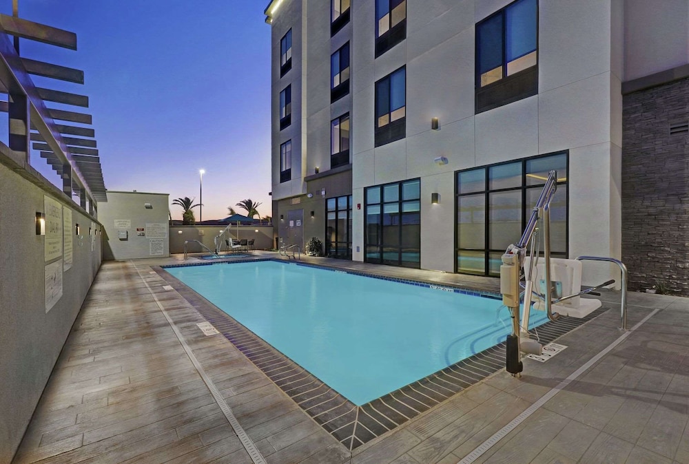 Hampton Inn Patterson Ca 4/45