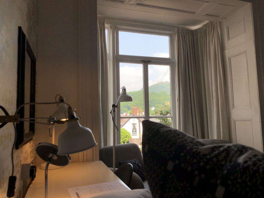 manorhaus Llangollen 40/50