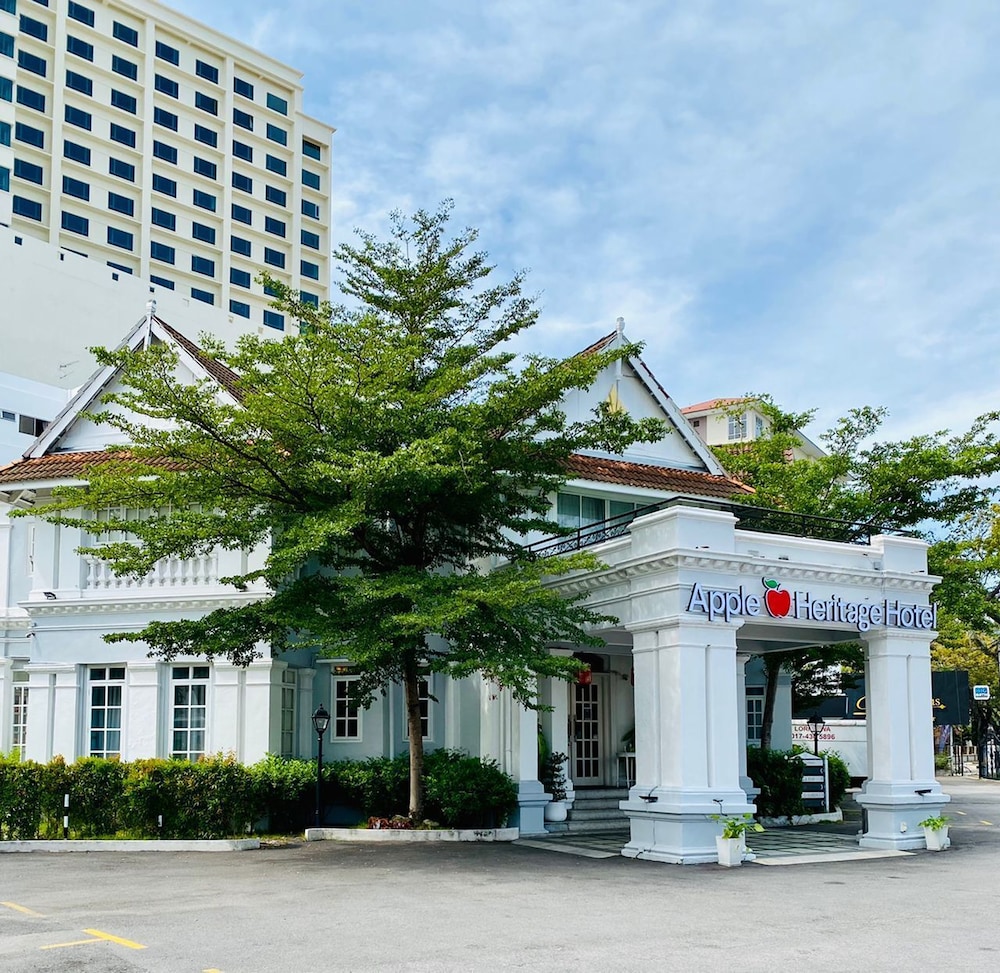 Apple Heritage Hotel 3/69