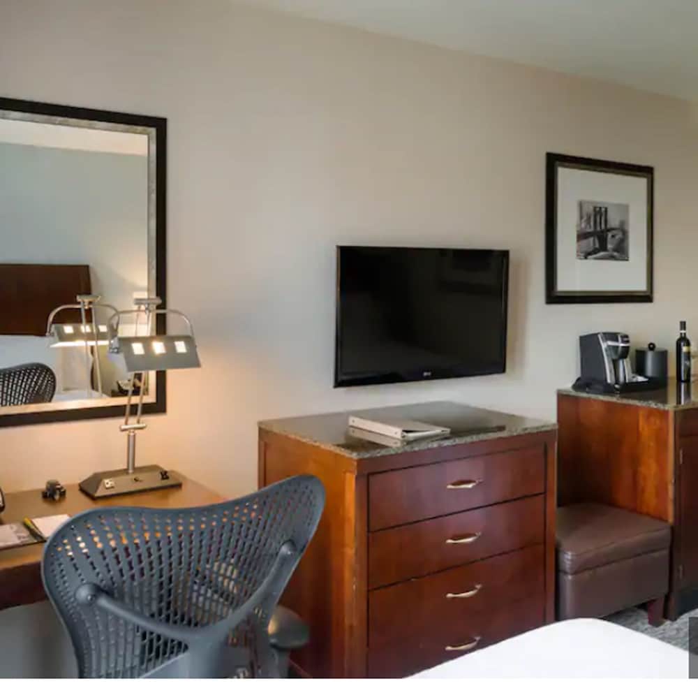 AMTD Idea Tribeca Hotel 45/49