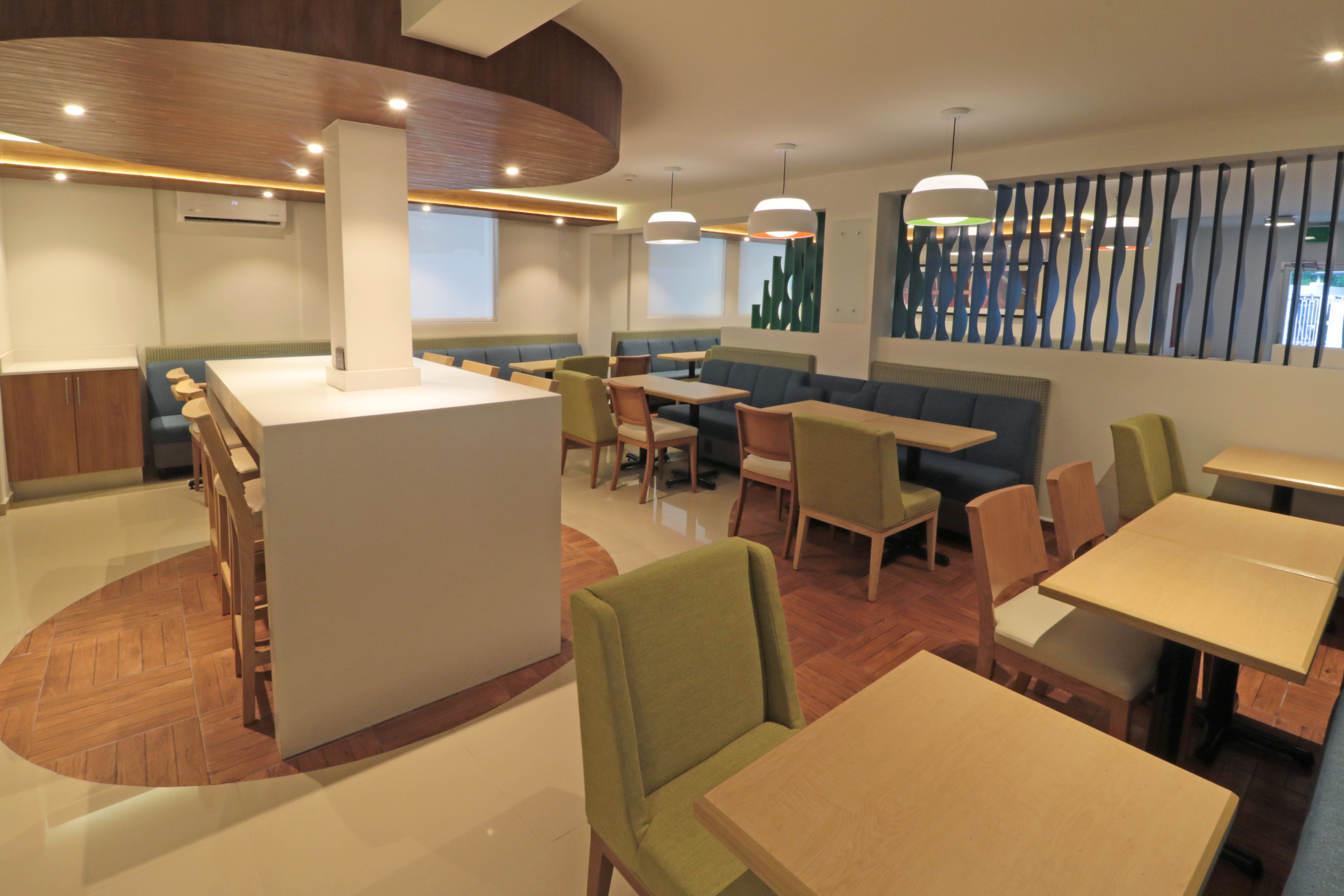 Holiday Inn Express Piedras Negras 54/72