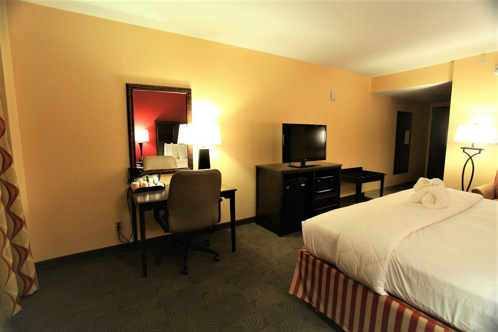 Pier House 60 Marina Hotel 24/67