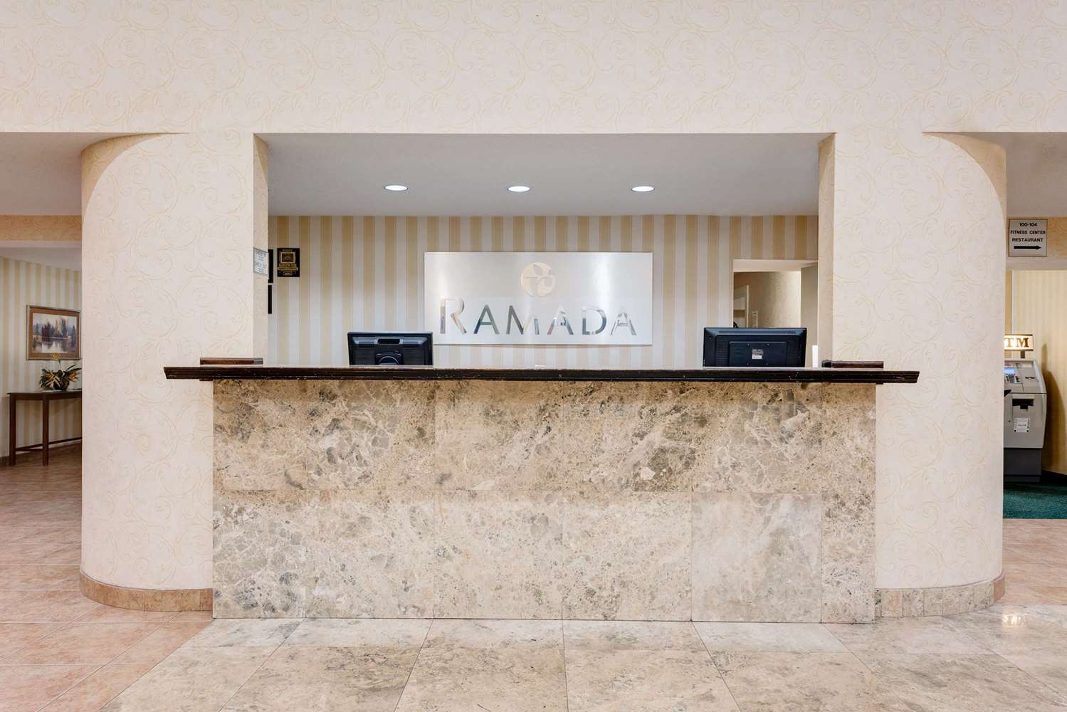 Ramada by Wyndham Cleveland Airport West 6/35