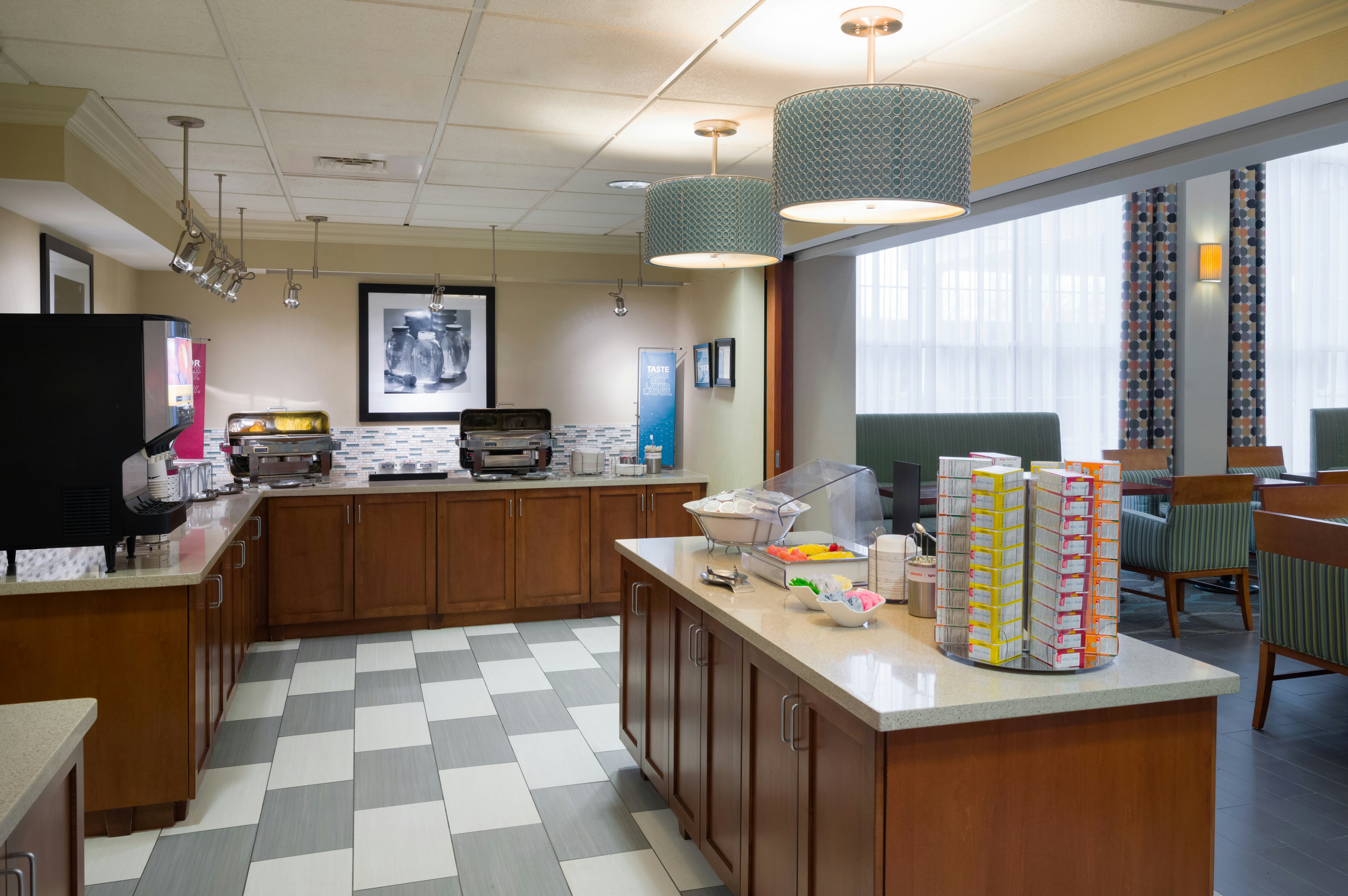 Hampton Inn & Suites State College At Williamsburg Square 7/15