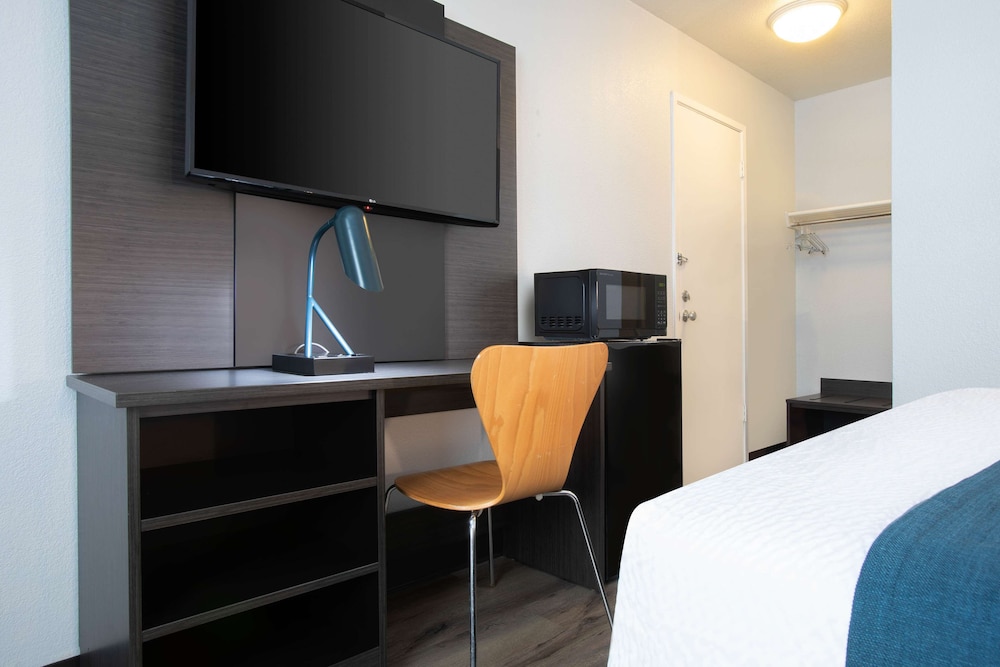 Motel6 Woodland, CA - Sacramento Airport 26/38