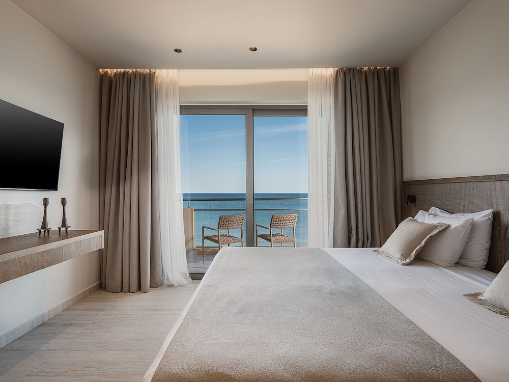 Sunny Bay Hotel 24/67
