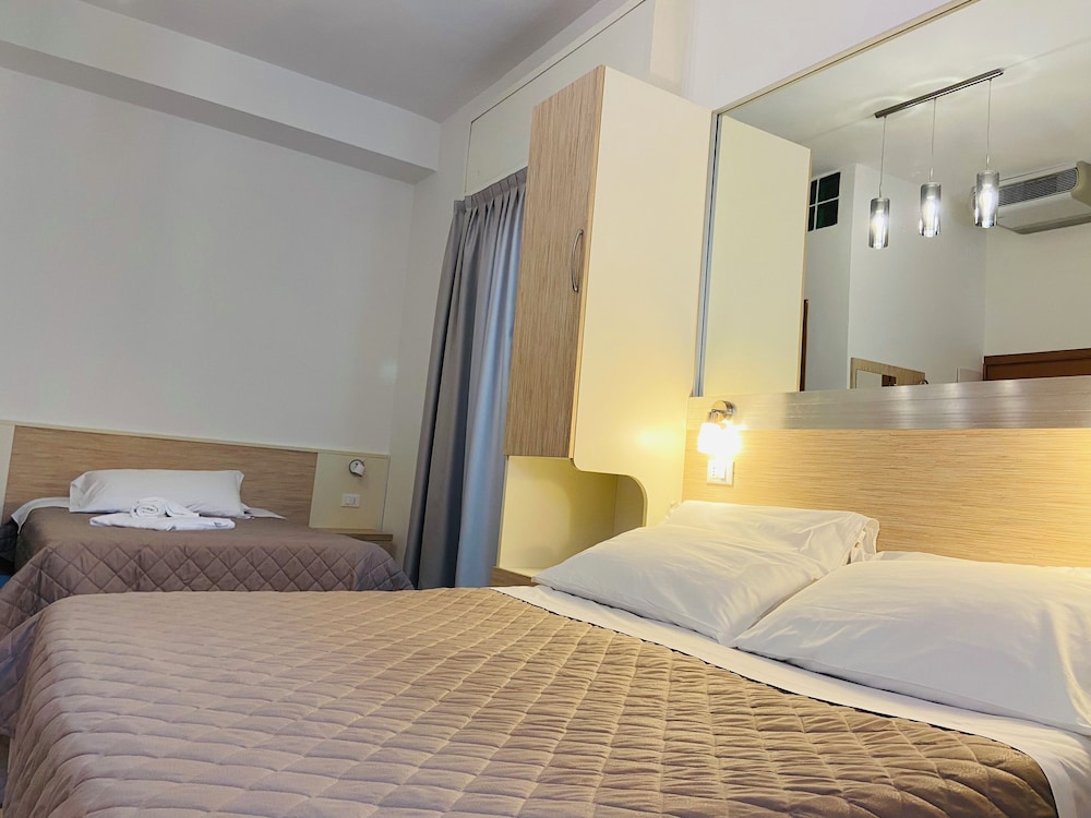 Hotel Butterfly 10/50