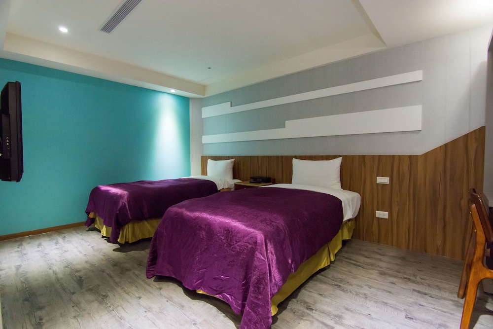XIMEN HOTEL 36/70