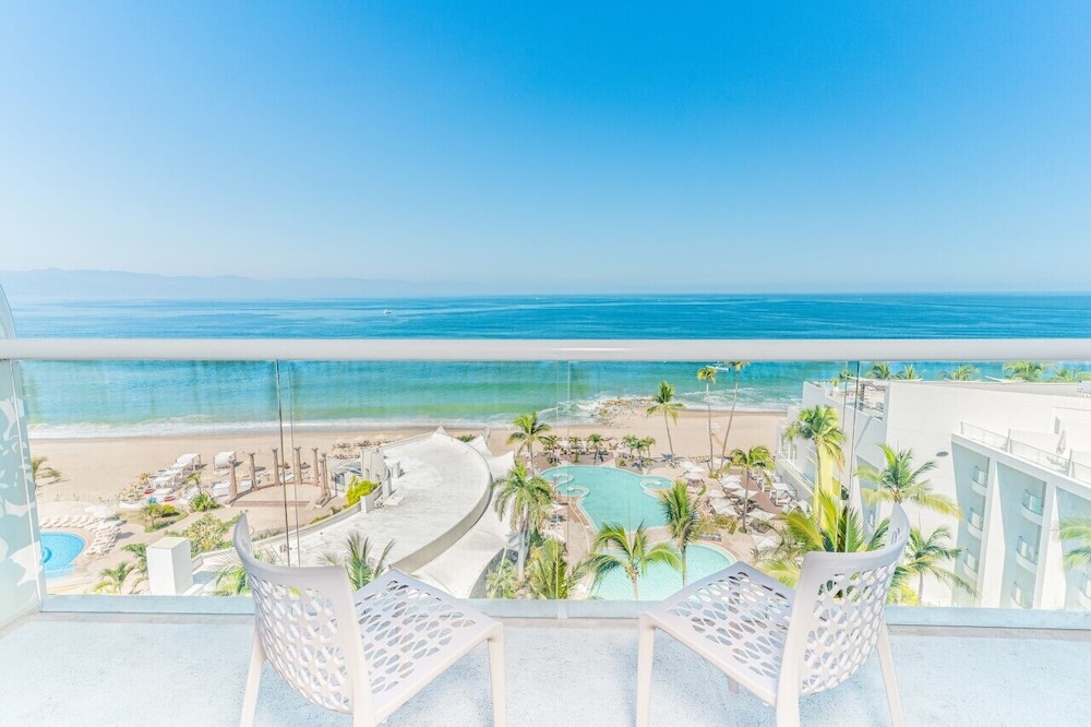 Krystal Grand Puerto Vallarta 38/44