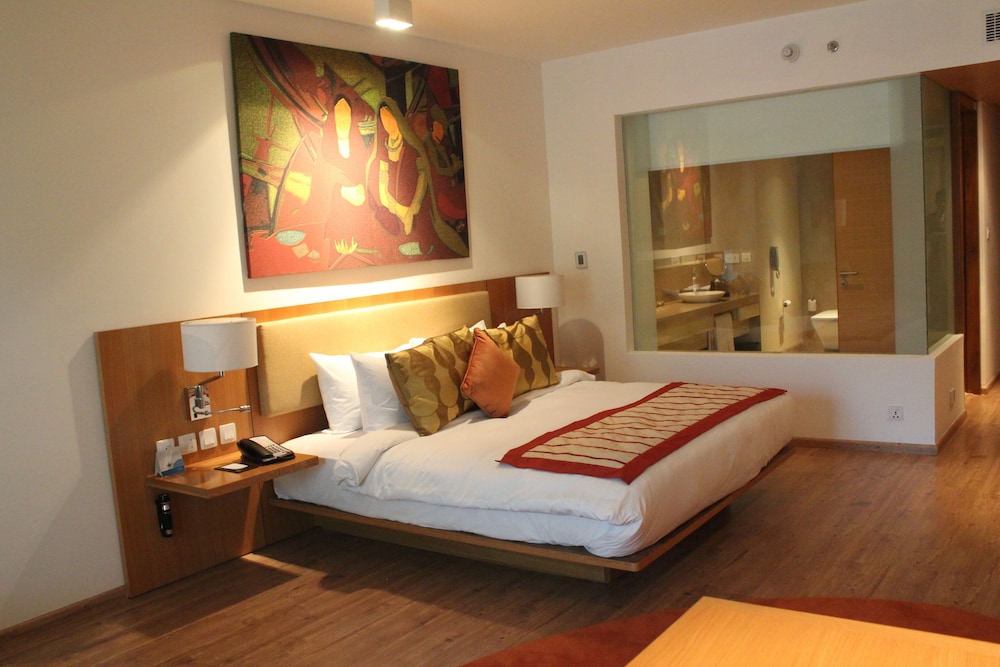 Radisson Blu Plaza Hotel Hyderabad Banjara Hills 16/73