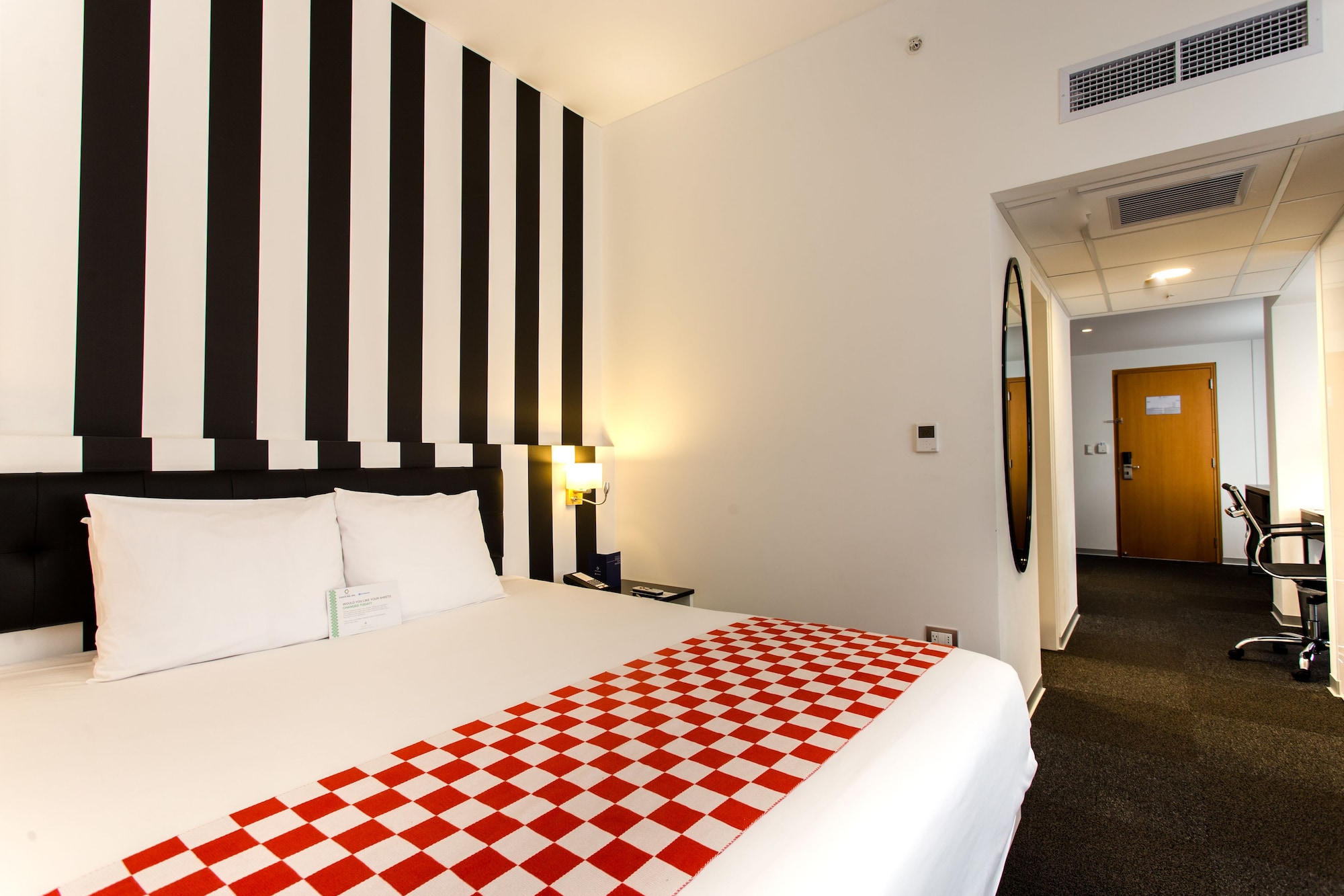 JUNIOR SUITE, KING BED