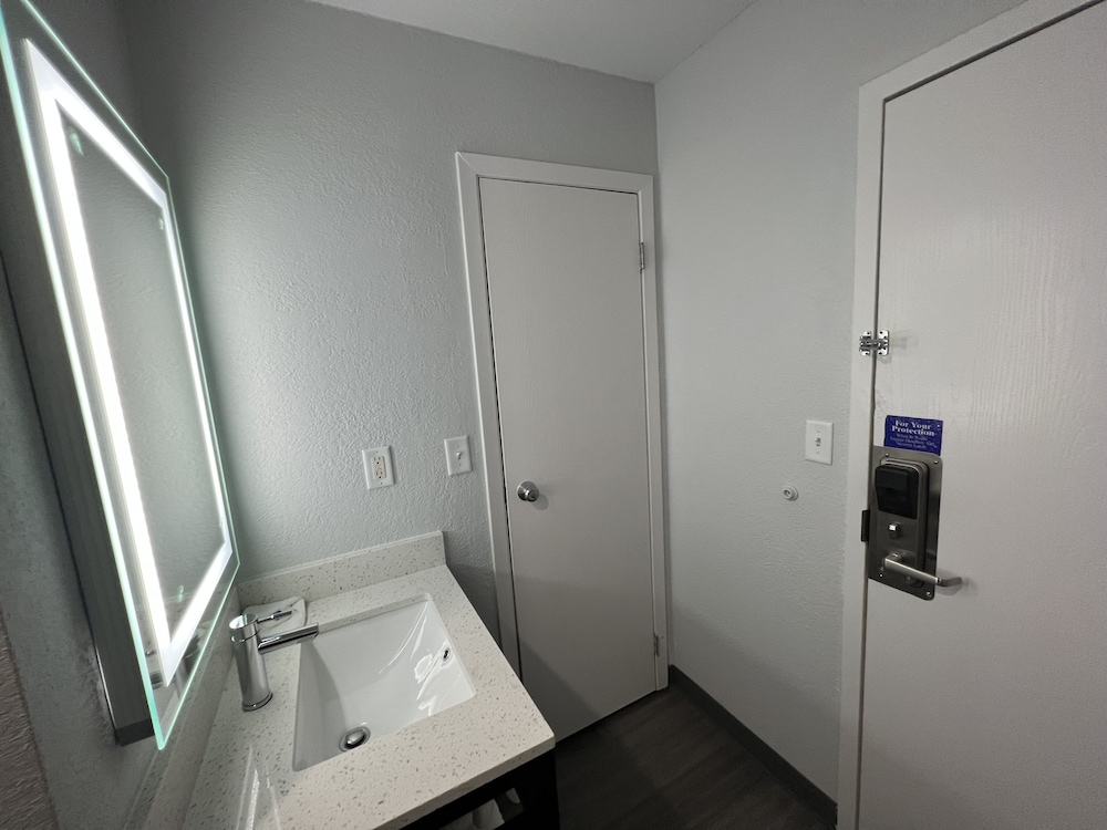 Motel6 Altoona, IA - Des Moines East 19/39