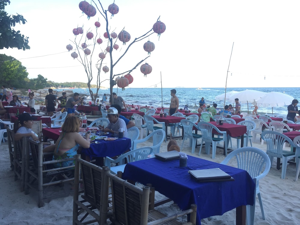 Sea Breeze Resort 32/35