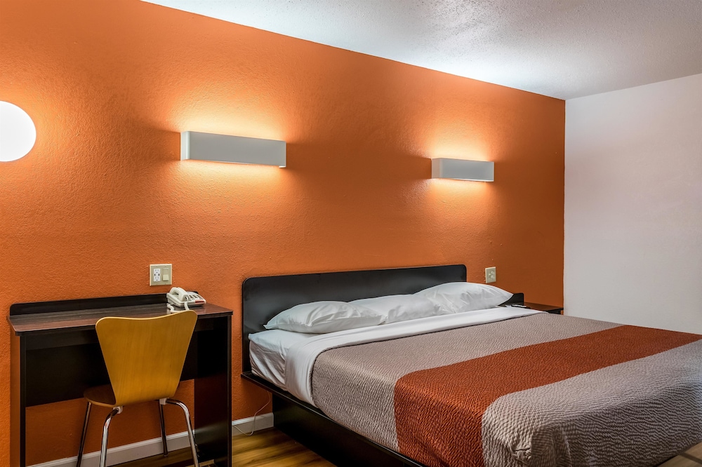 Motel6 Florence, KY - Cincinnati Airport 24/40