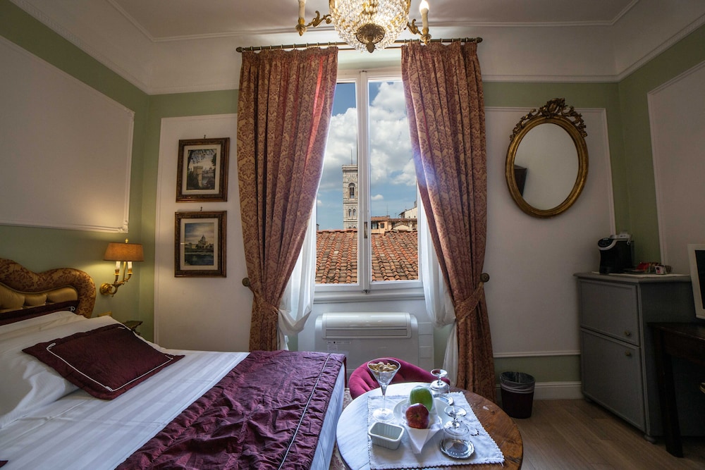 JUNIOR SUITE, STUDIO