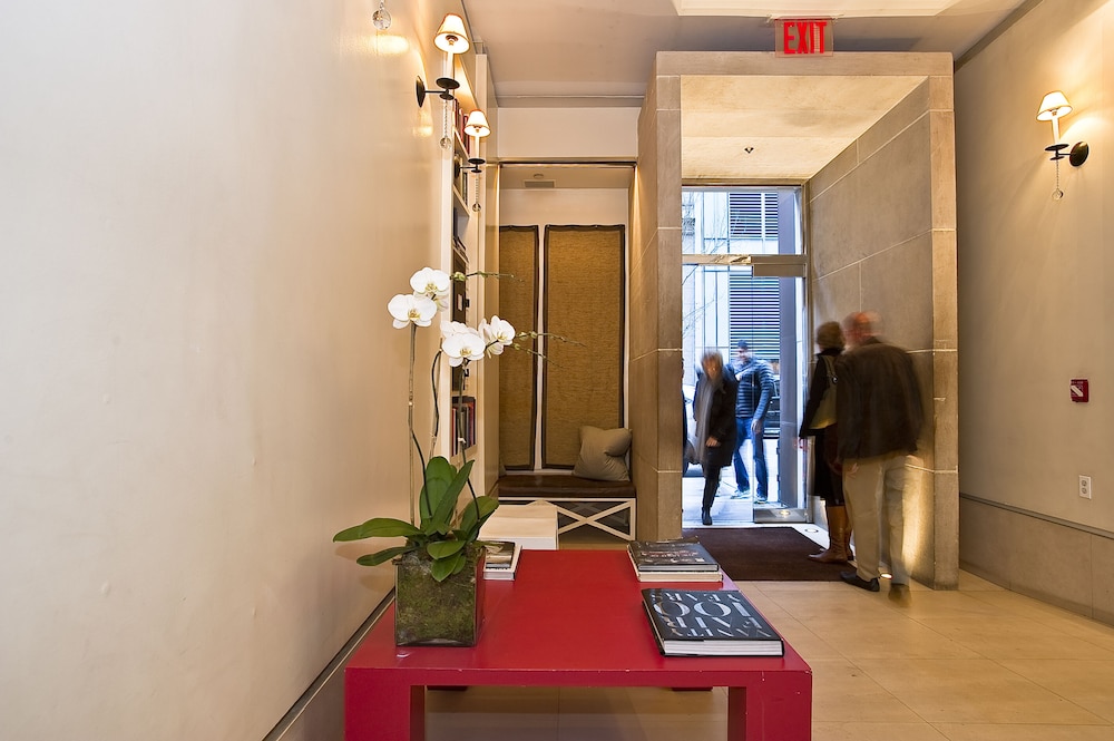 City Club Hotel 2/33