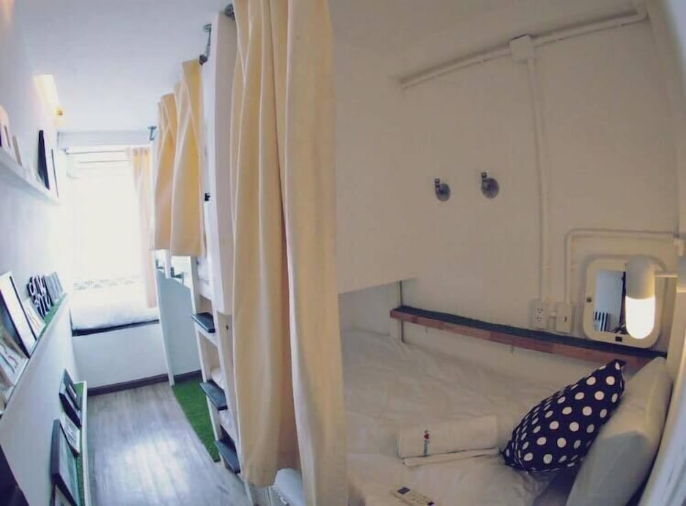 Jetty Huahin Hostel 75/77