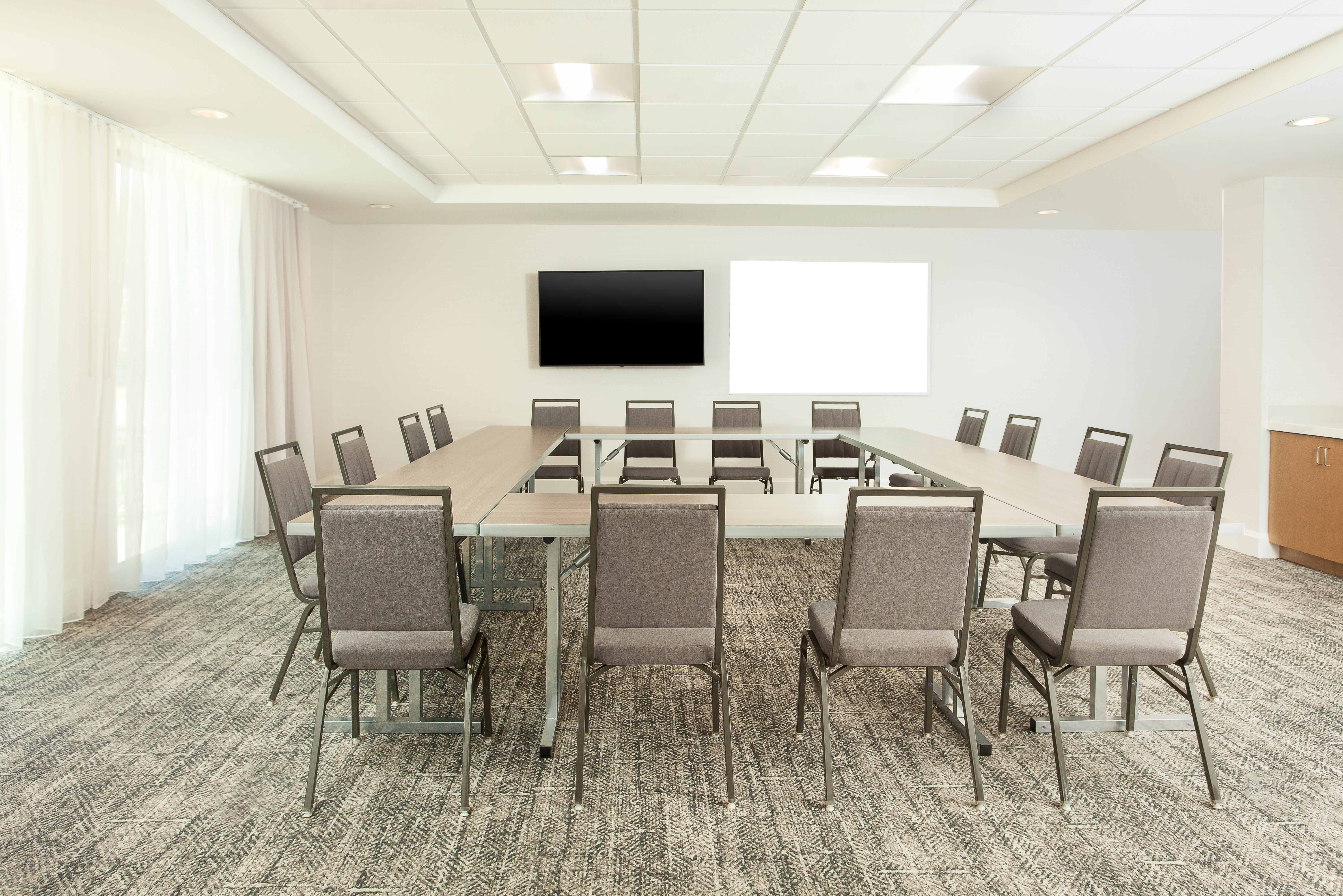 STAYBRIDGE SUITES SAN BERNARDINO LOMA LINDA 32/37