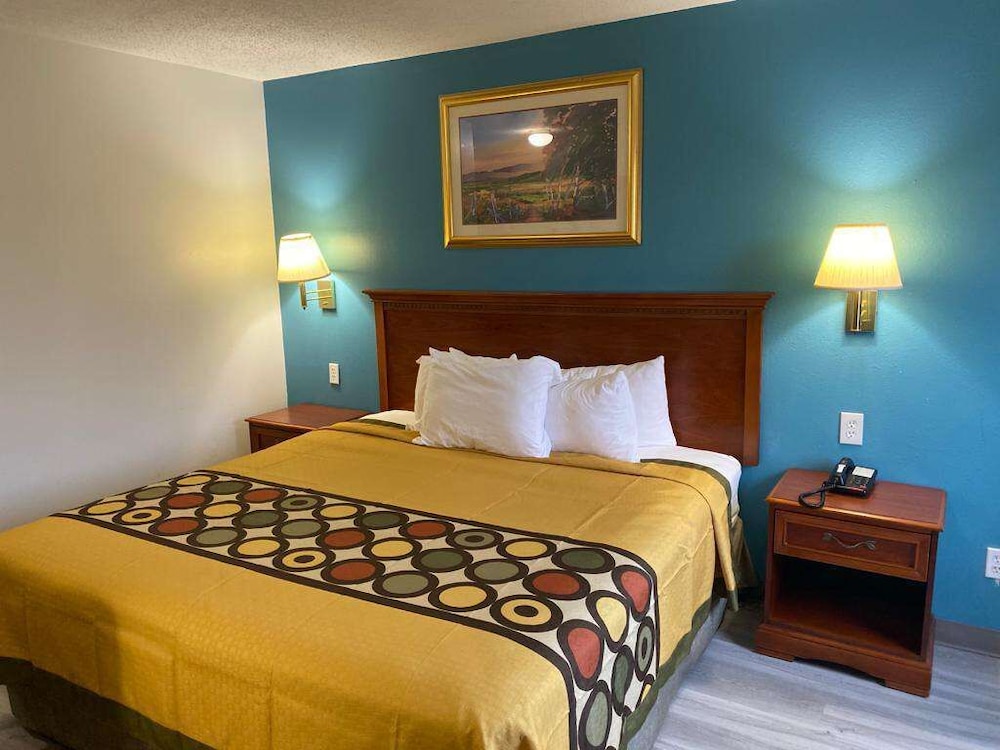 Americas Best Value Inn West Frankfort 14/30