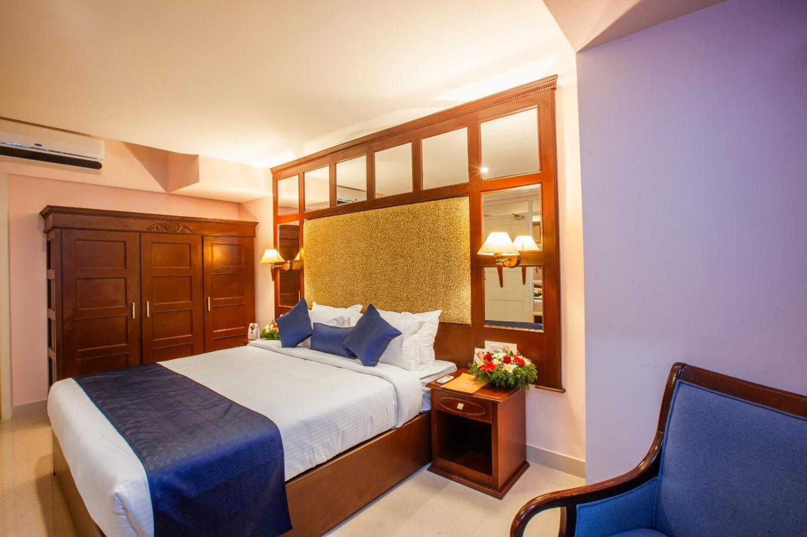 HOLIDAY HOTEL CHERAI 8/28
