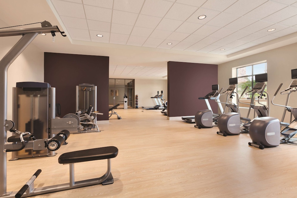 Hilton Garden Inn Phoenix Tempe University Research Park 24/64