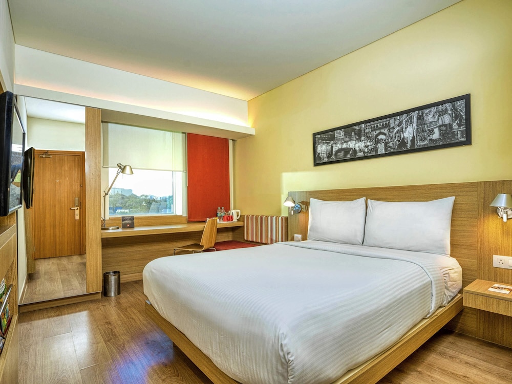 IBIS HYDERABAD HITEC CITY 22/70