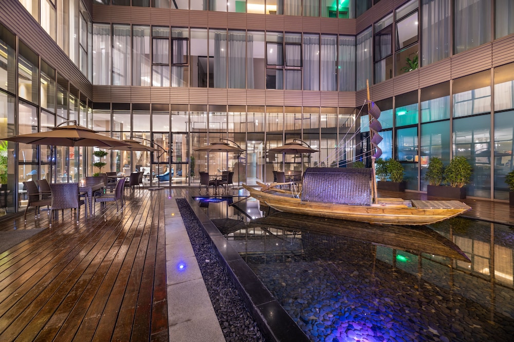 Mercure Kunshan MIXC Hi-tech 37/56