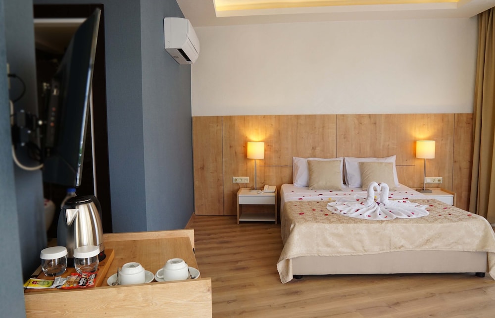 Tokay Hotel 24/50