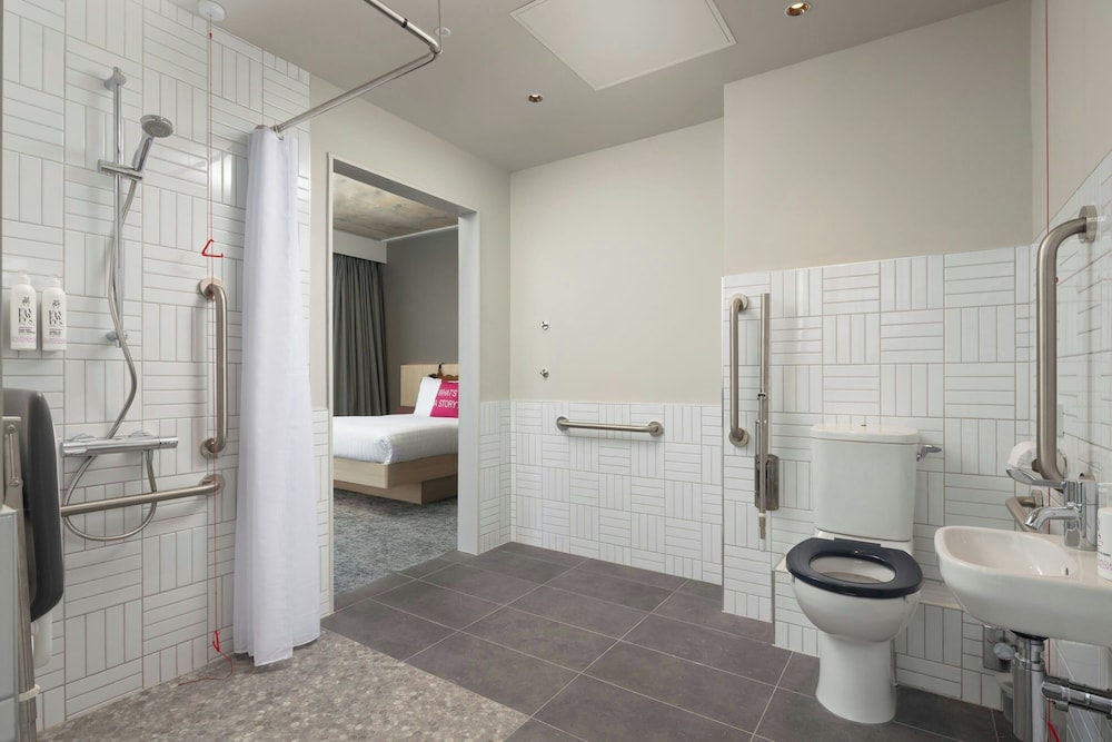 Moxy Dublin Docklands 44/48
