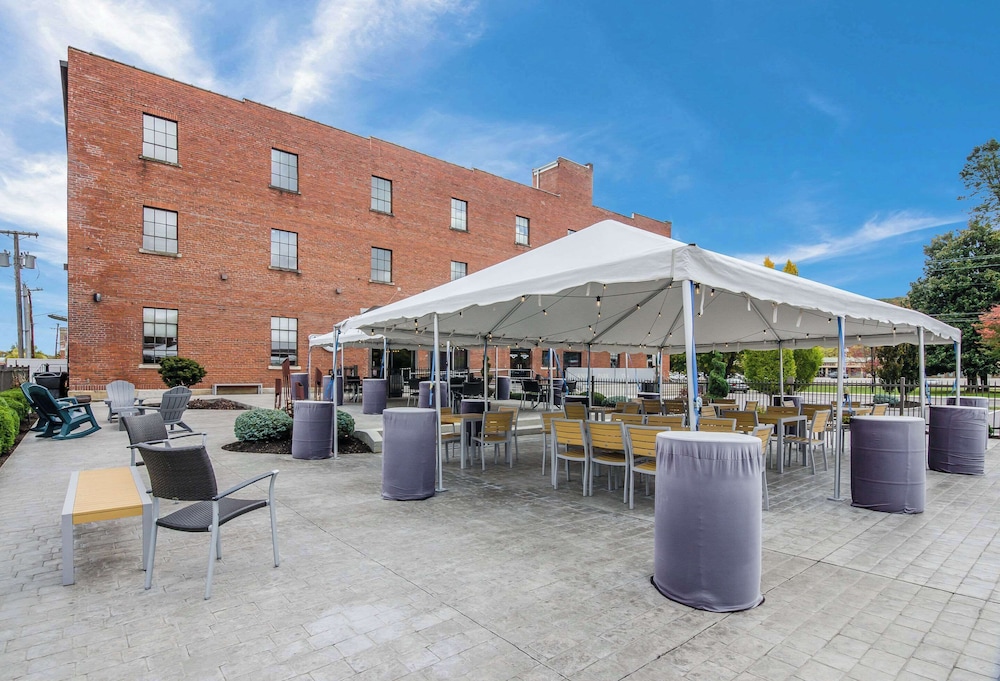 Jackson Park Inn, an Ascend Collection Hotel 48/50