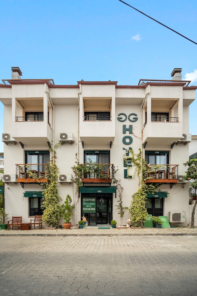 The Green Goose Hotel 3/30