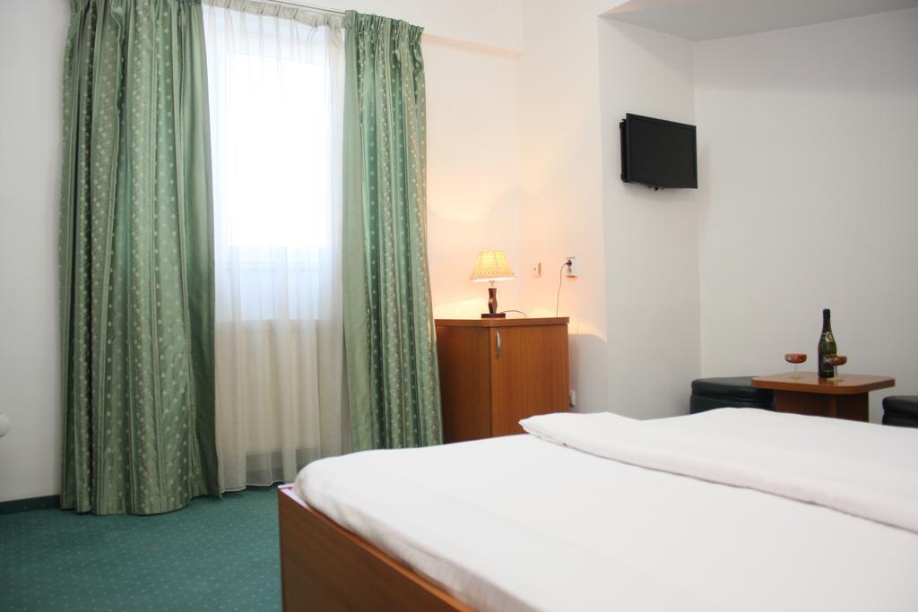 Hotel Sir Orhideea 8/47