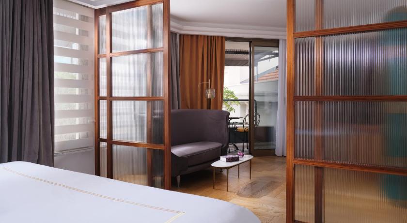 Excelsior Hotel 37/60