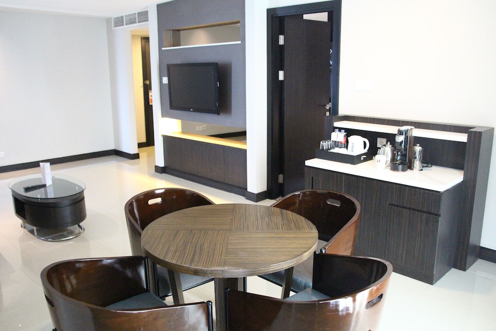 SWISS-BELHOTEL BALIKPAPAN 54/58