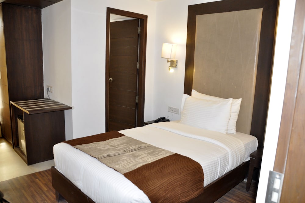 Hotel Clarks Collection Bhavnagar 14/50