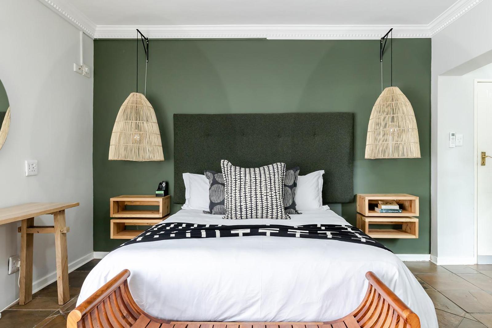 DELUXE, DOUBLE BED