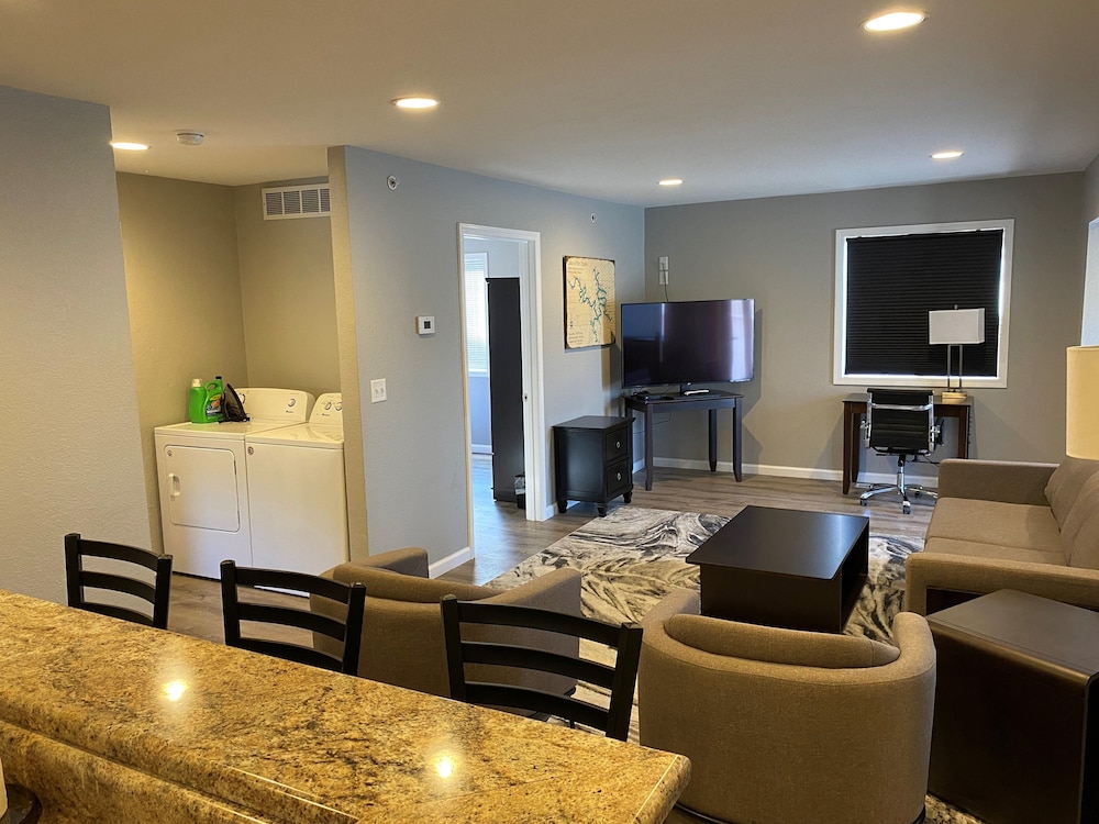 The Resort at Lake of the Ozarks 30/51