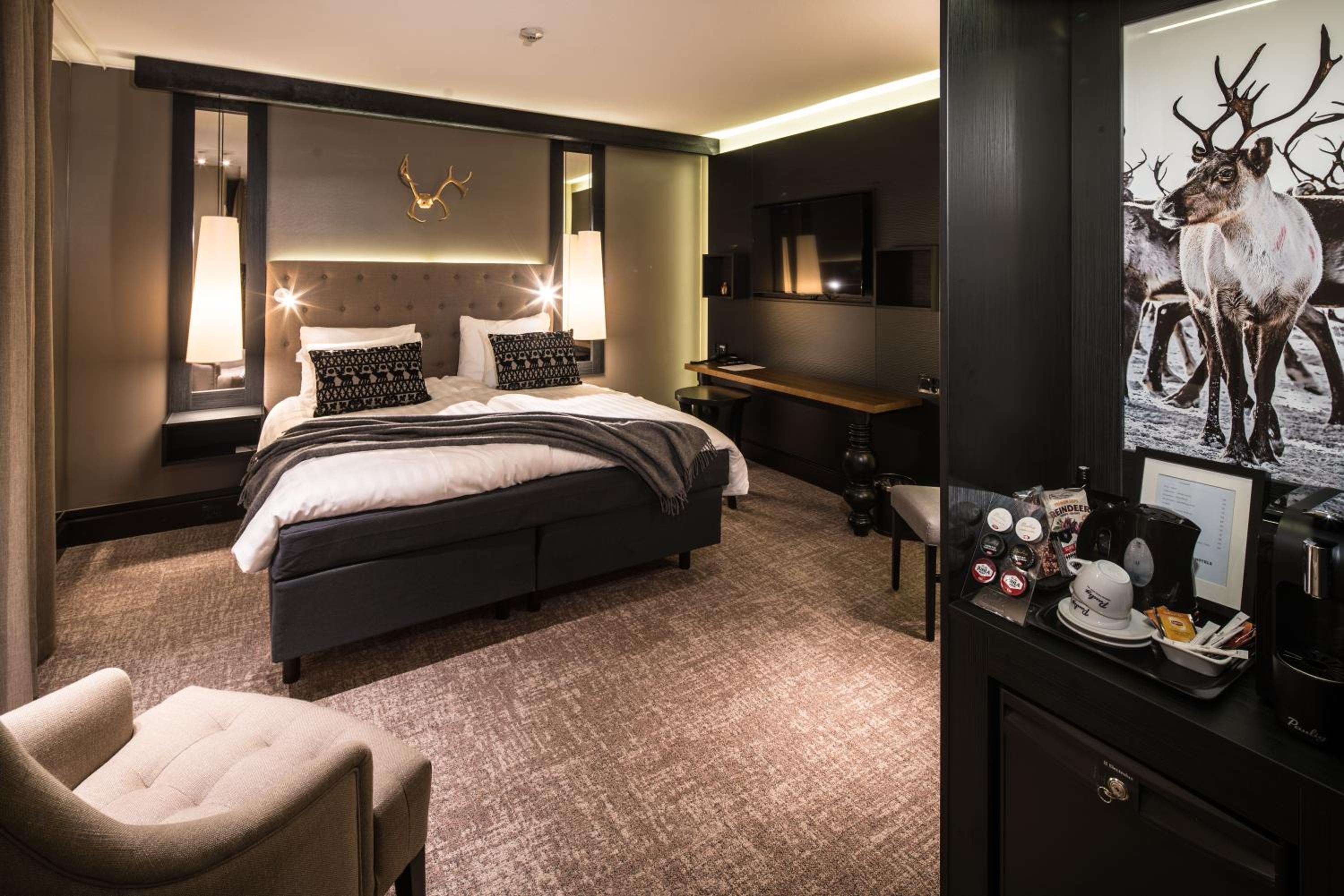 Northern, Deluxe, King Bed, Sauna