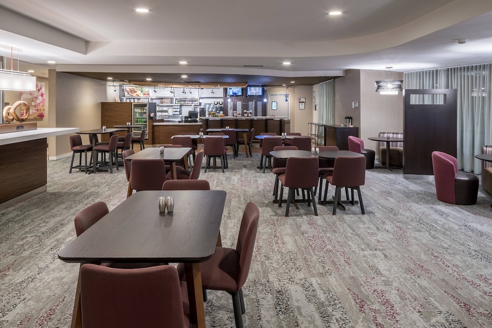 Courtyard by Marriott West Orange 36/52