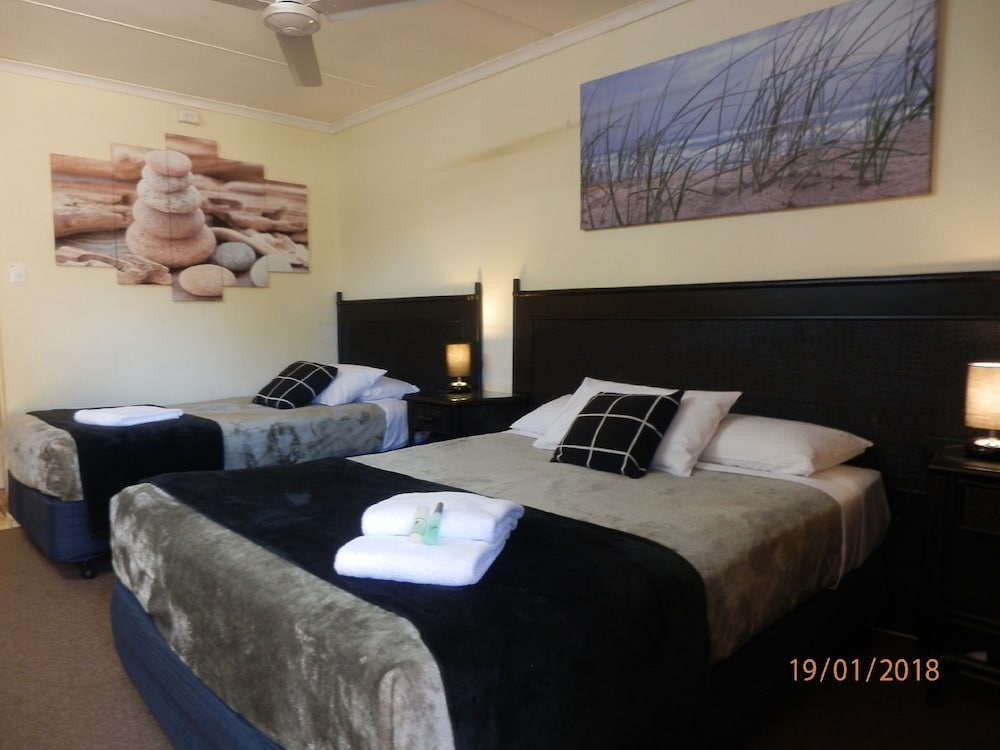 Flying Spur Motel 21/30