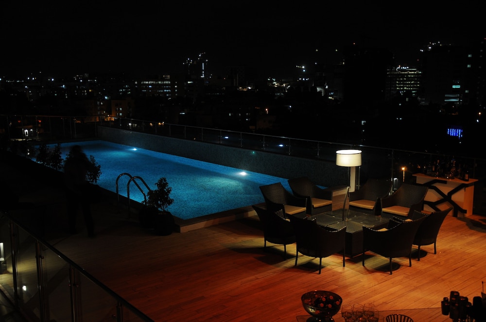 Howard Johnson Bengaluru Hebbal 70/72
