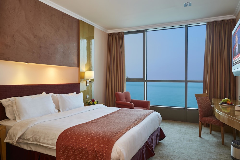 Kuwait Grand Hotel 27/64